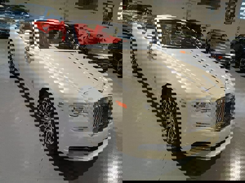 Used 2018 Rolls-Royce Dawn image 2