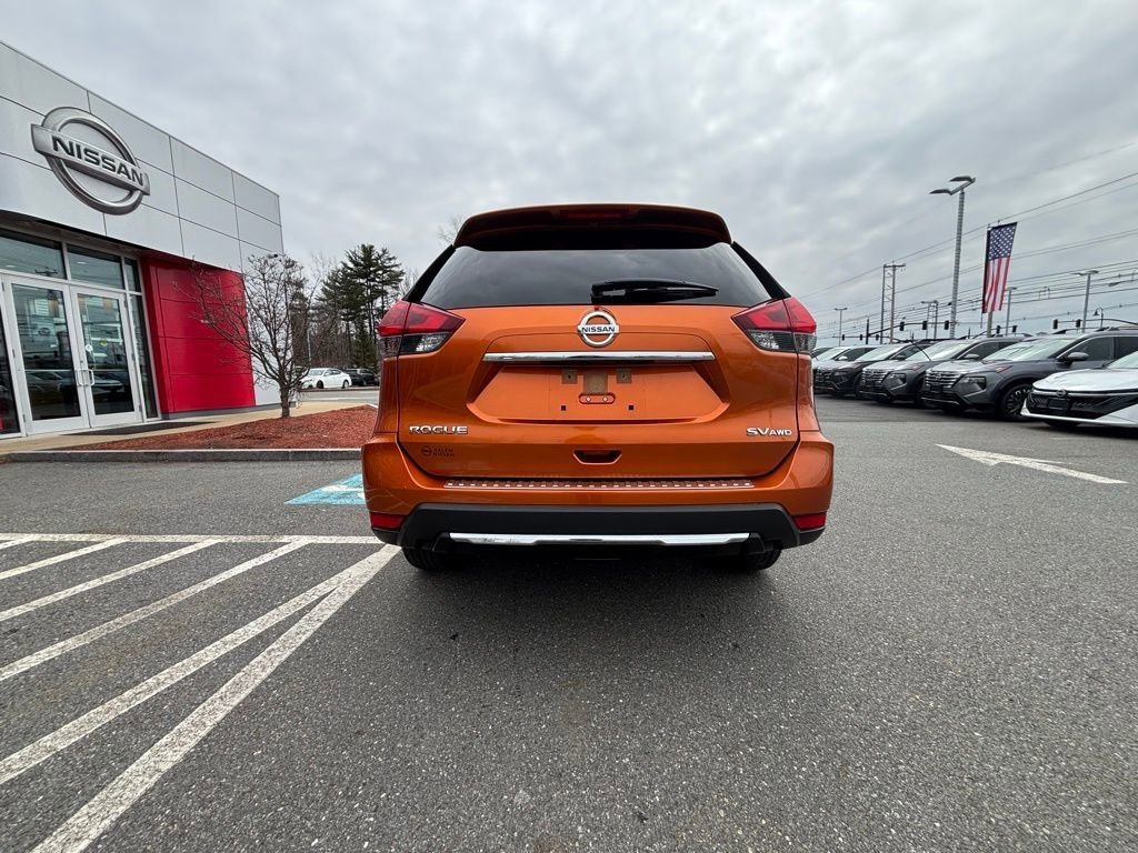 Used 2018 Nissan Rogue SV image 15