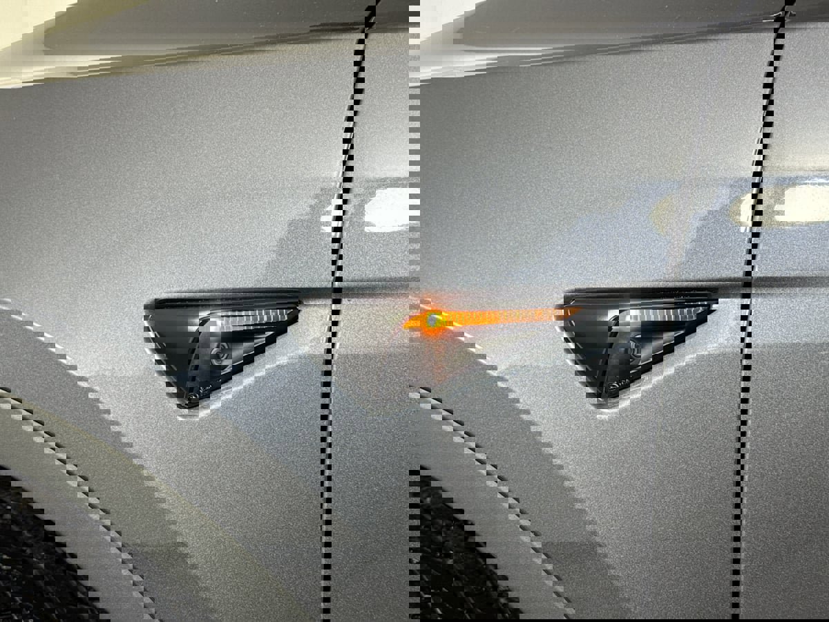 Used 2022 Tesla Model Y Long Range image 18