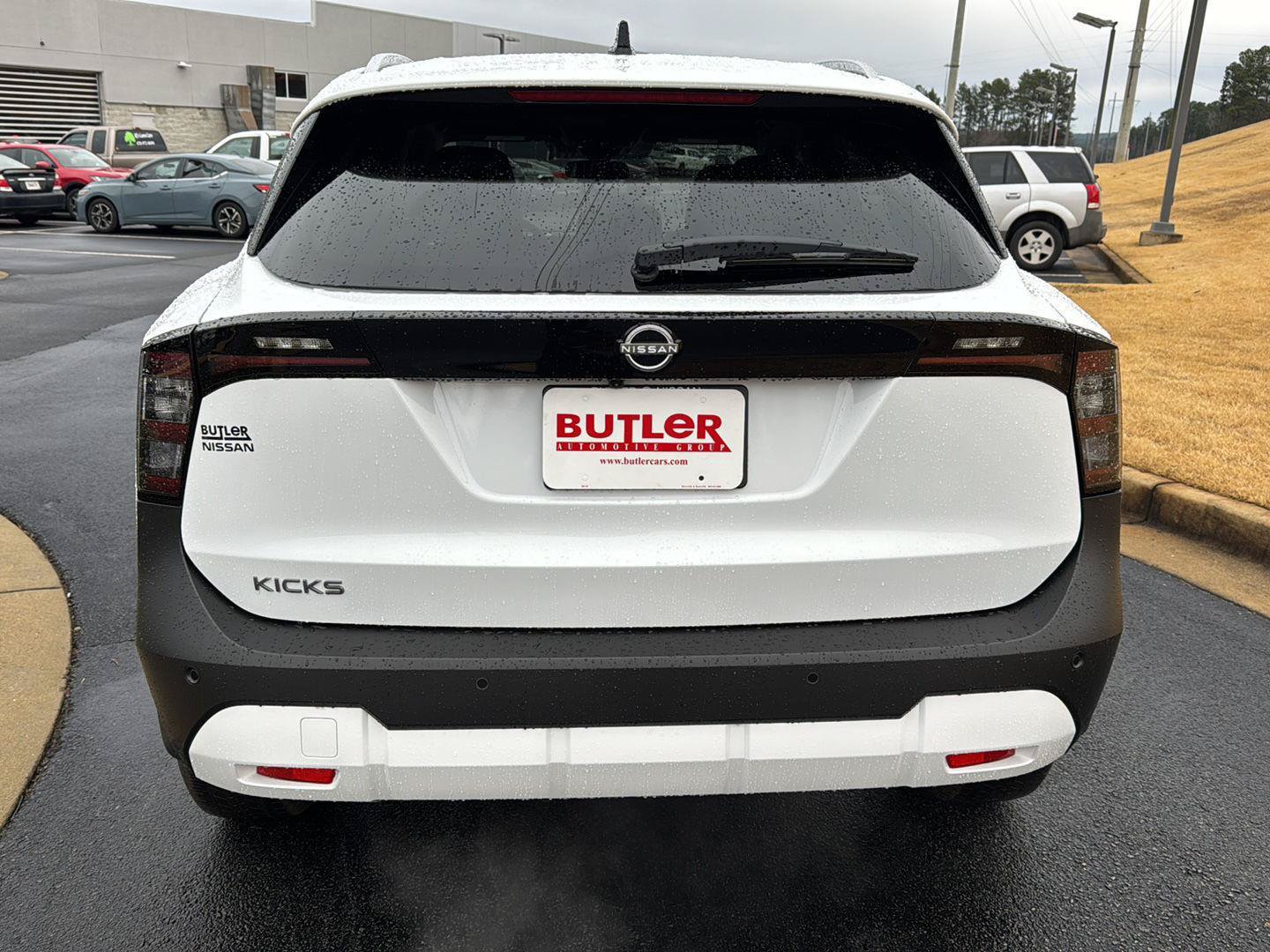 New 2026 Nissan Kicks SV w/ SV Premium Package FWD image 4