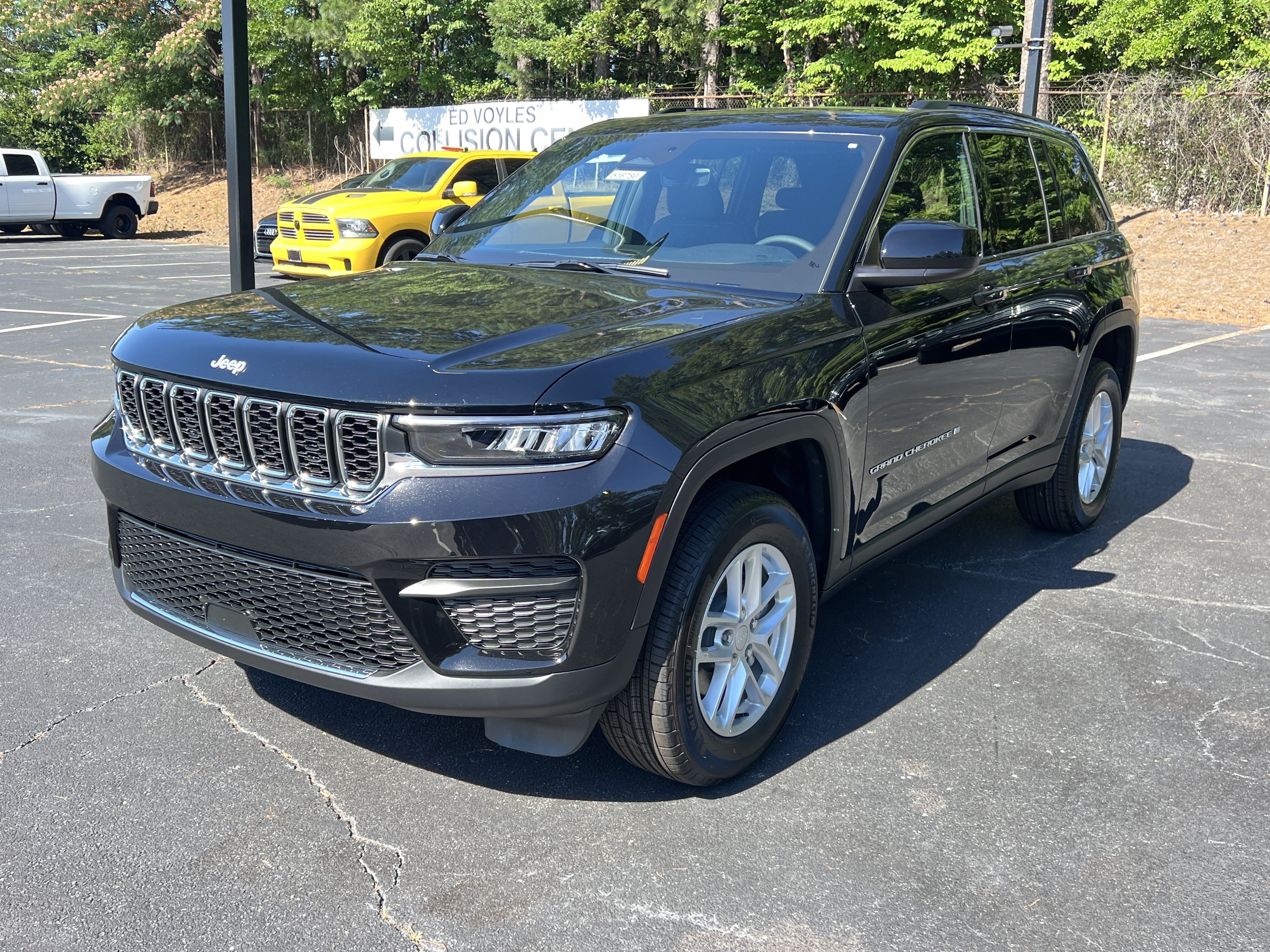 New 2026 Jeep Grand Cherokee Laredo X RWD image 3