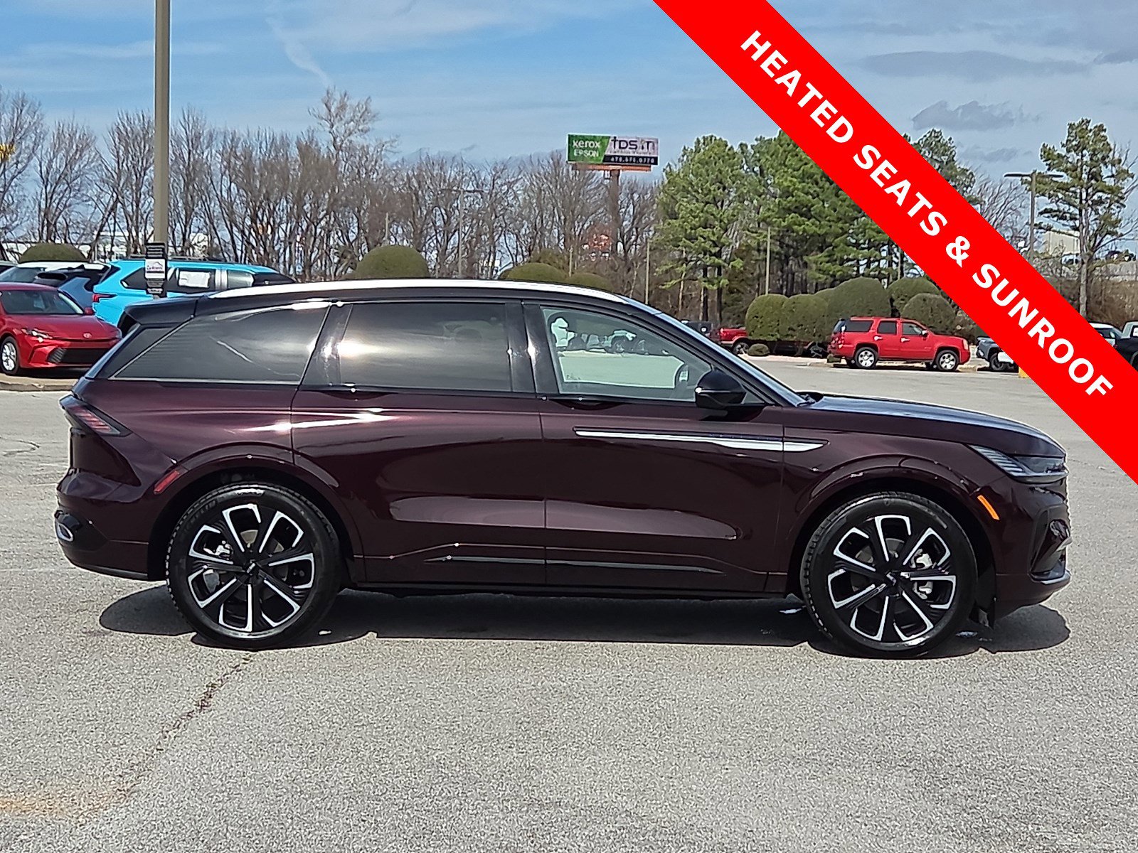 Used 2025 Lincoln Nautilus Reserve image 6