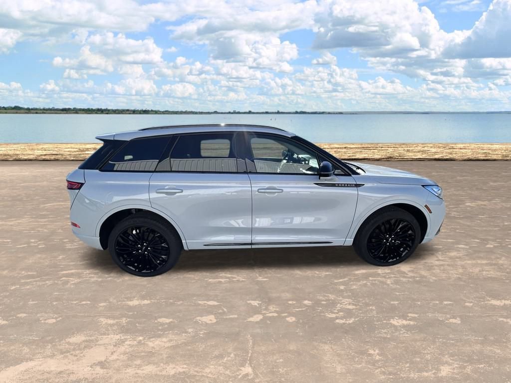 Used 2025 Lincoln Corsair Reserve w/ Equipment Group 202A image 4