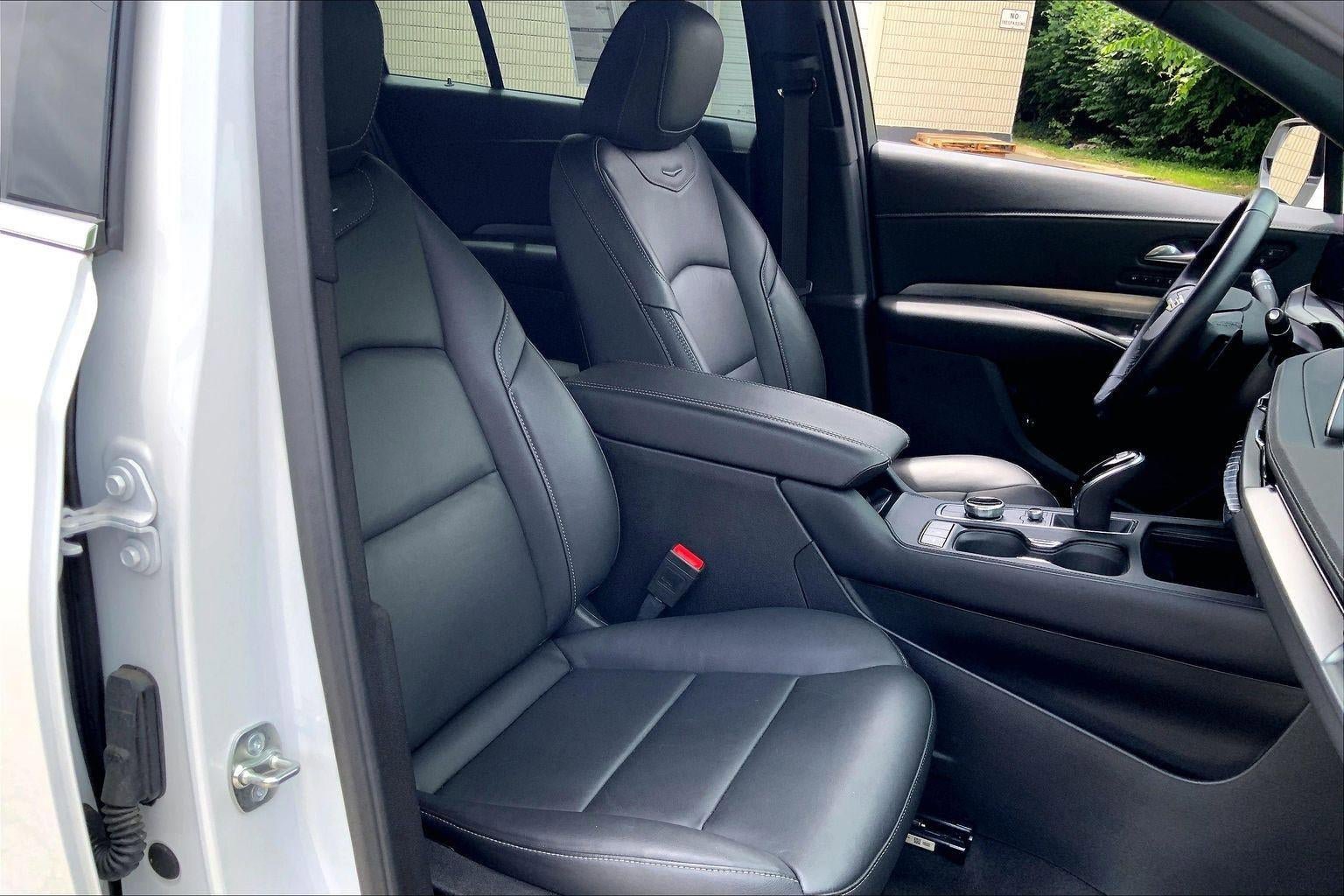 Used 2025 Cadillac XT4 Premium Luxury FWD image 7