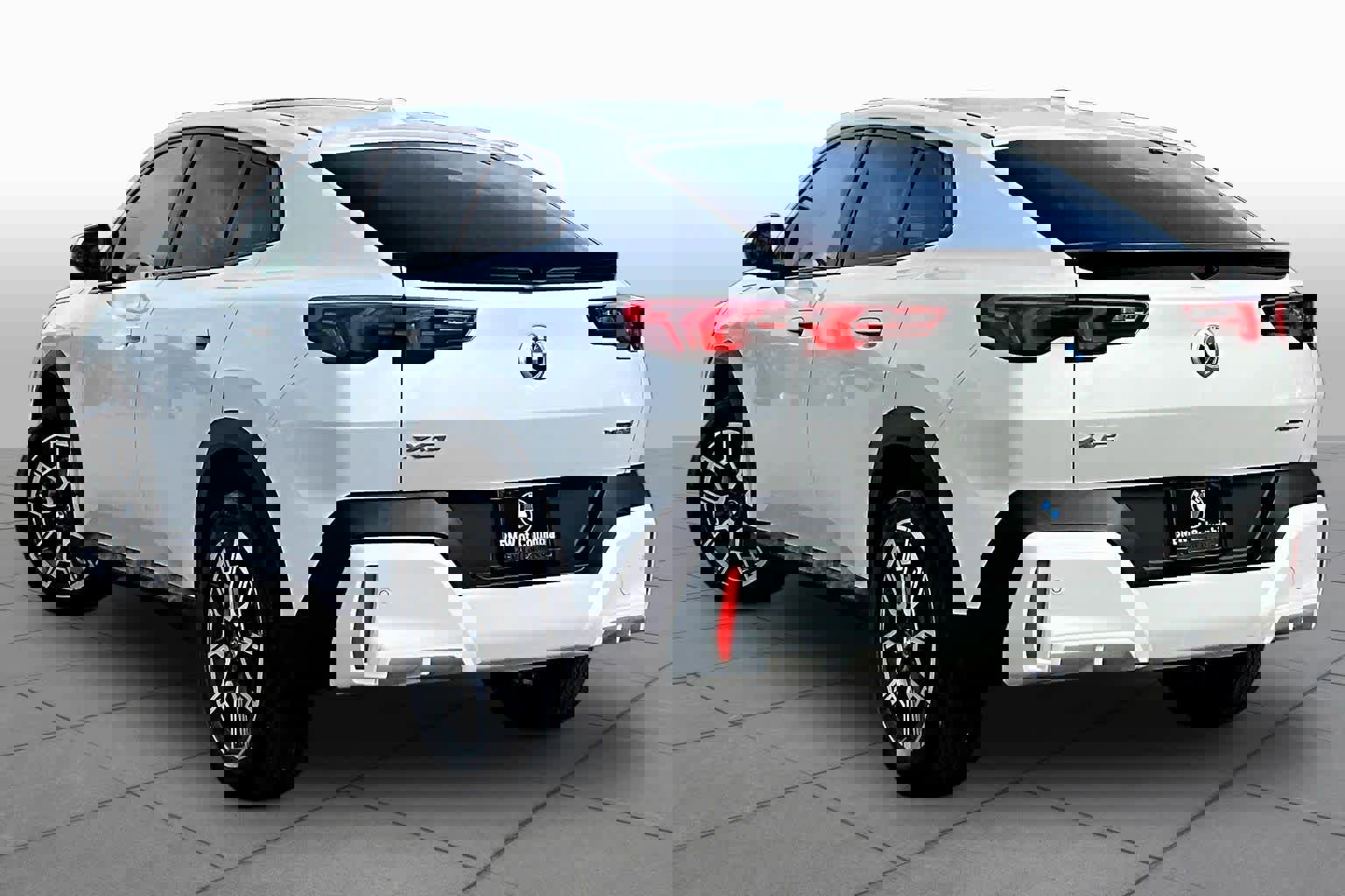 Certified 2025 BMW X2 xDrive28i image 11