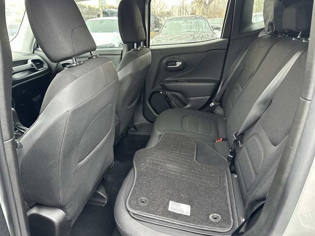 Used 2017 Jeep Renegade Altitude AWD/4WD image 14