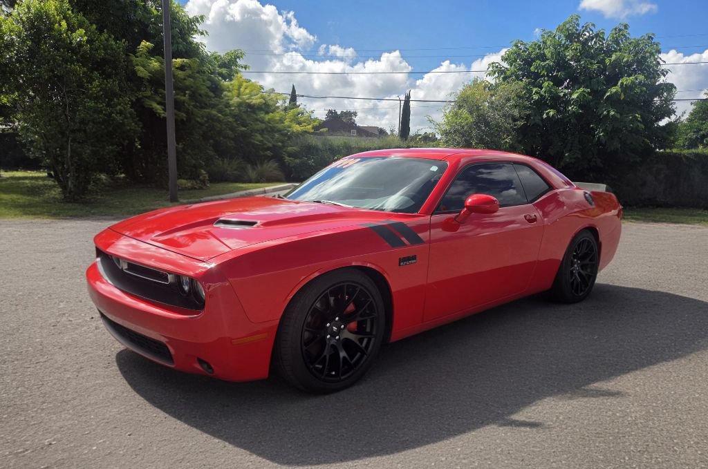 Used 2016 Dodge Challenger R/T RWD image 3