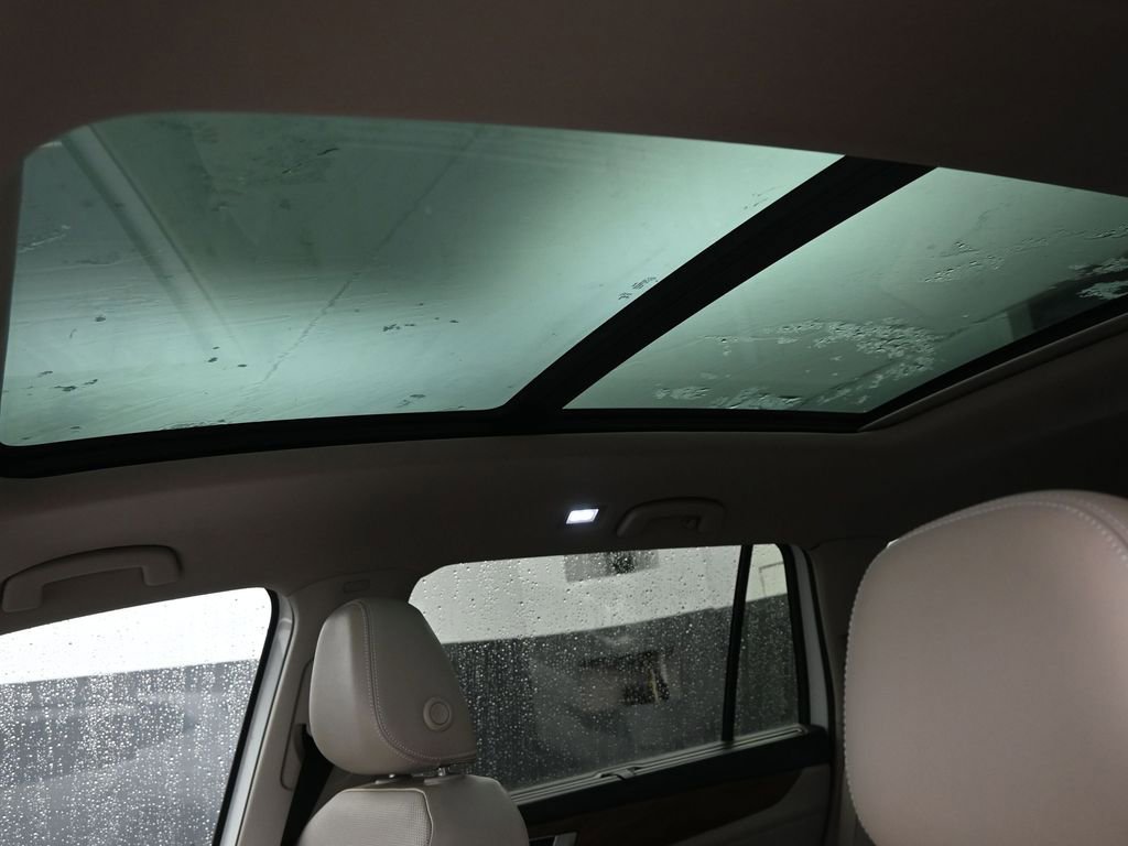 Used 2024 Volkswagen Atlas SE w/ Panoramic Sunroof Package image 36