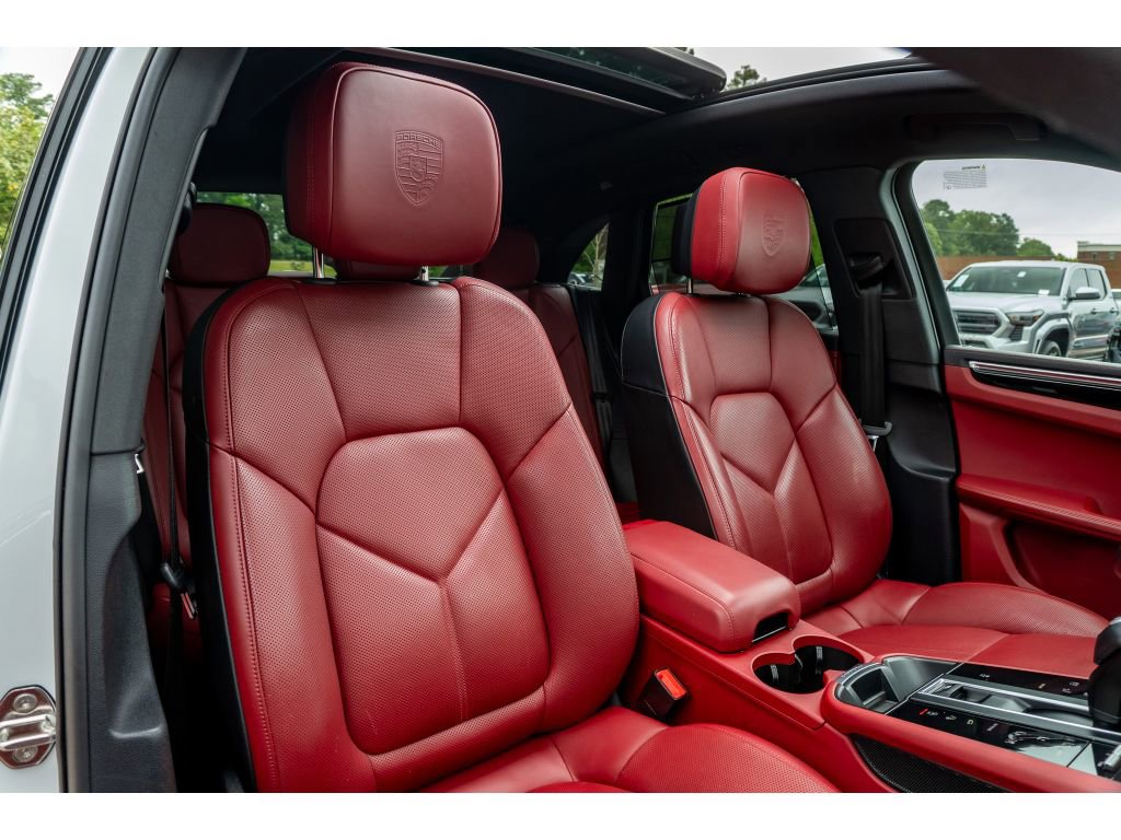 Used 2023 Porsche Macan Turbo AWD/4WD image 21