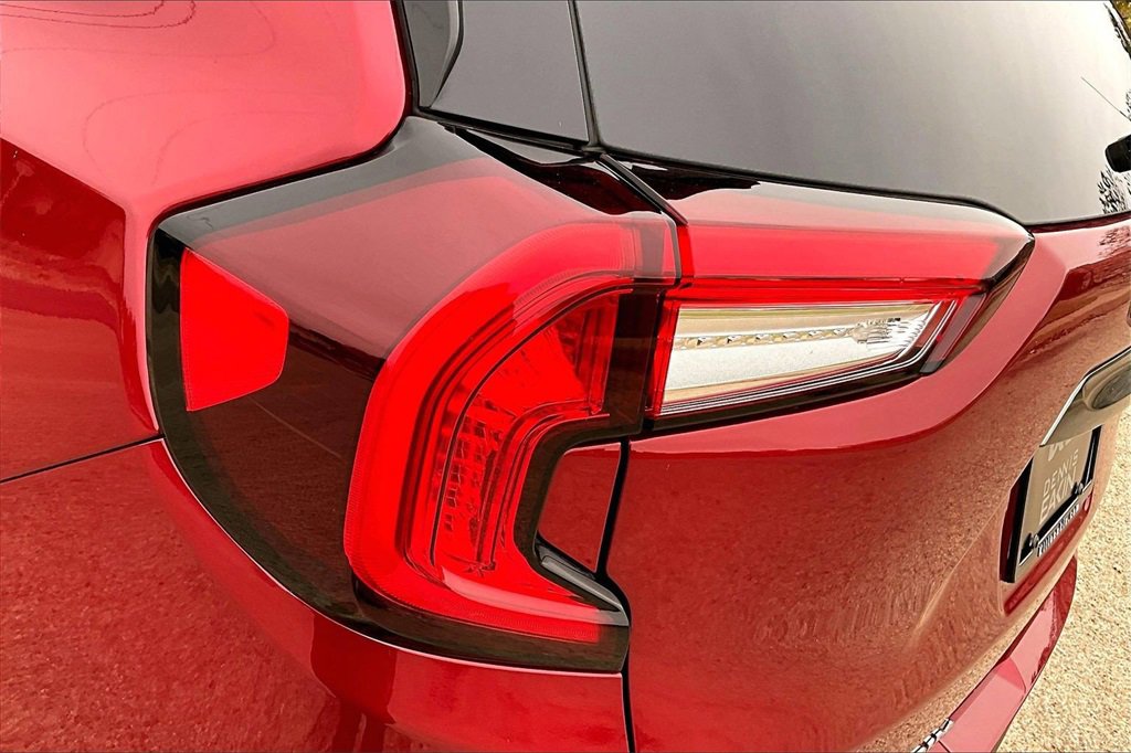 Used 2024 GMC Terrain AT4 w/ Infotainment Package II image 32