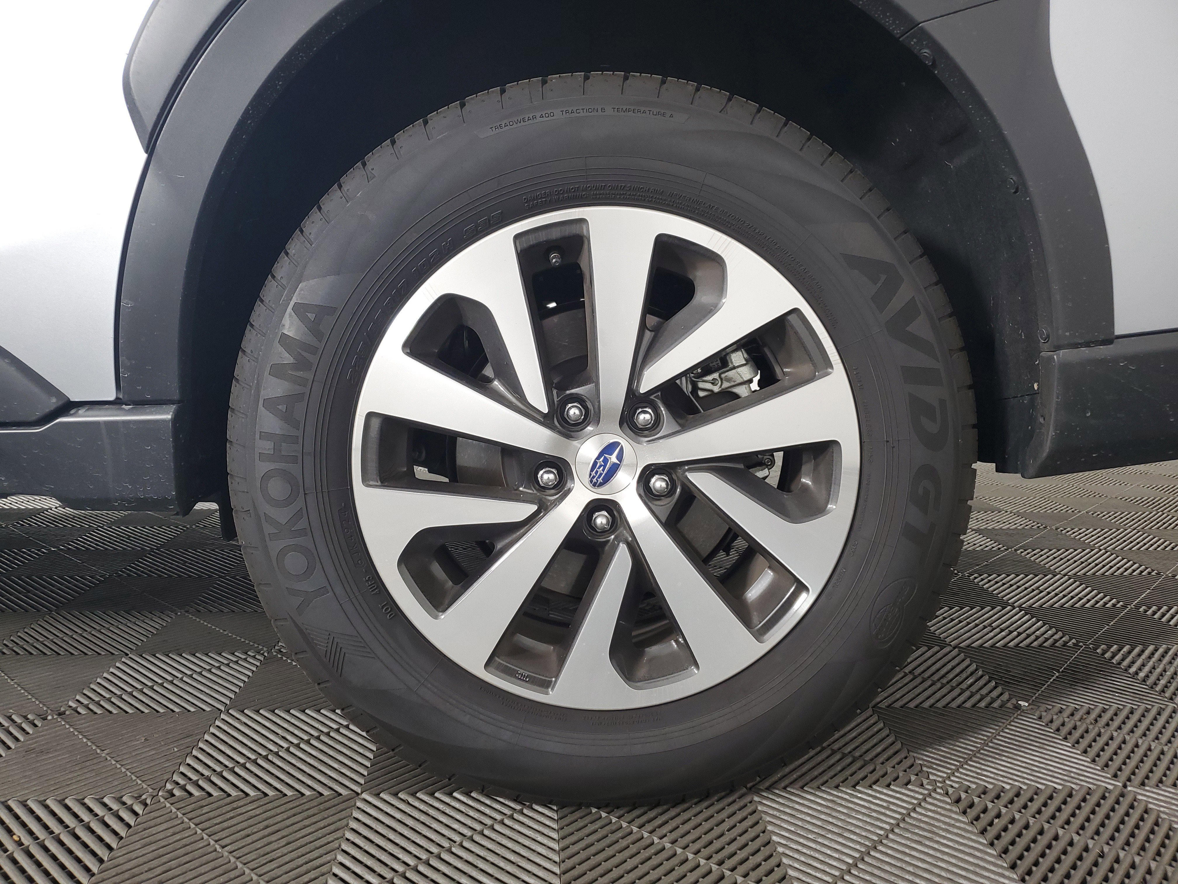 Used 2025 Subaru Outback Premium image 30