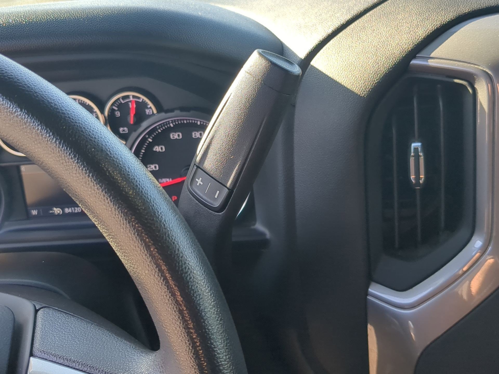 Used 2022 Chevrolet Silverado 2500 Custom w/ Custom Convenience Package image 18