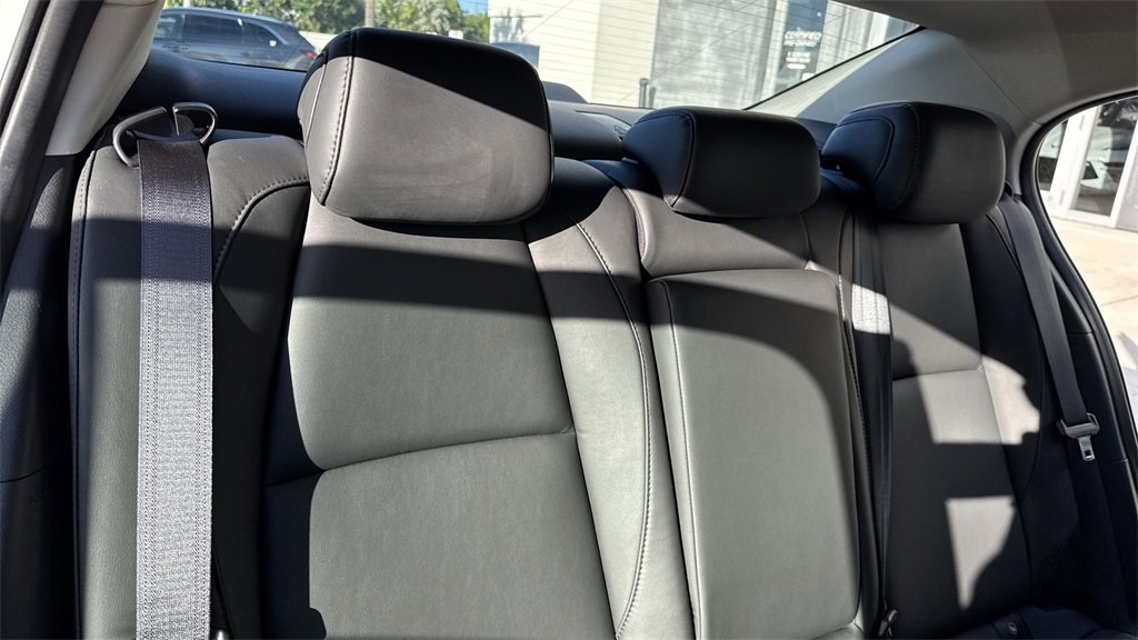 Used 2023 MAZDA MAZDA3 s image 47