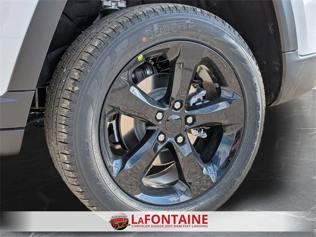 New 2025 Jeep Grand Cherokee Limited w/ Black Appearance Package image 31