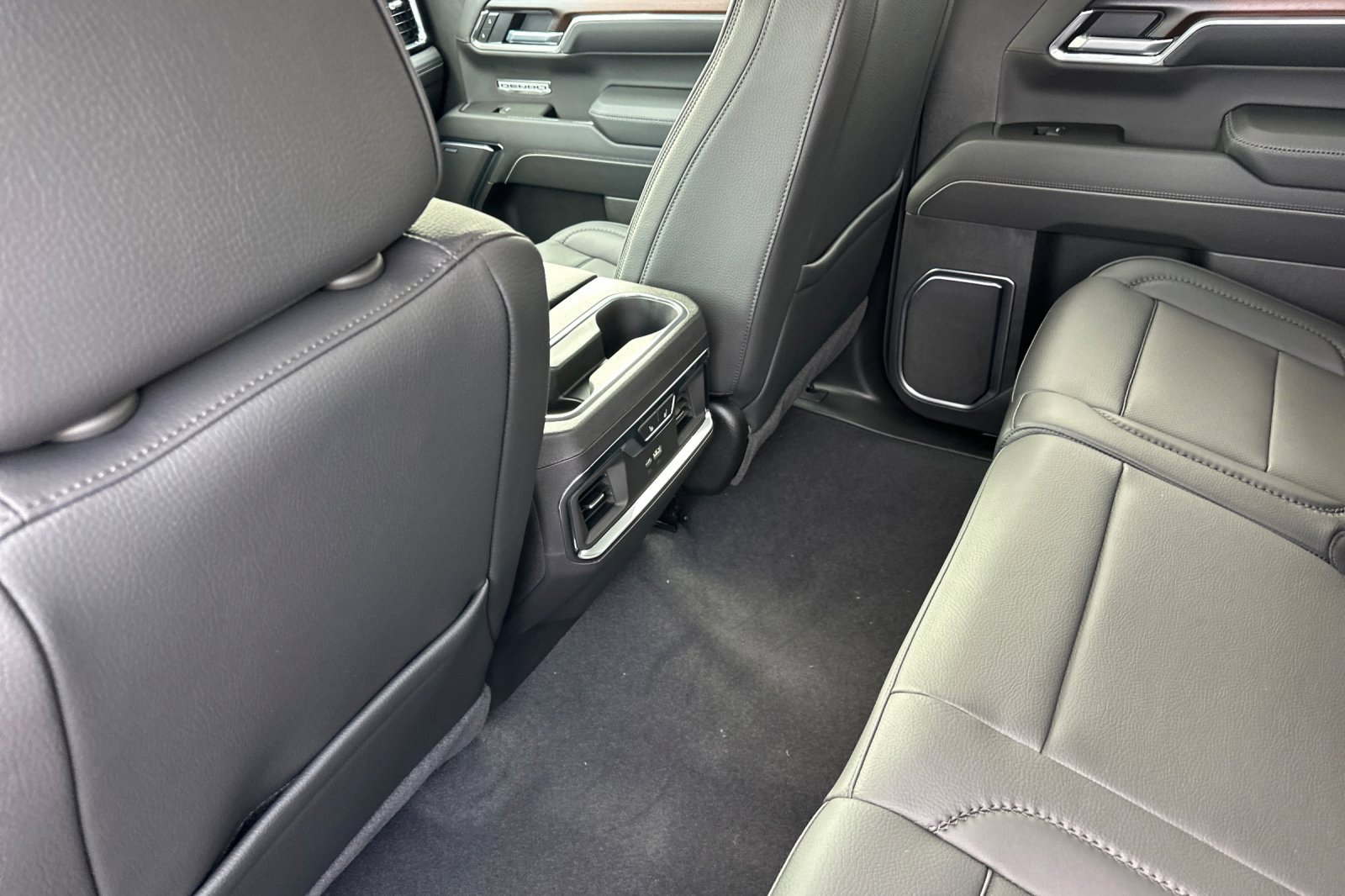New 2026 GMC Sierra 1500 Denali w/ Denali Reserve Package image 10