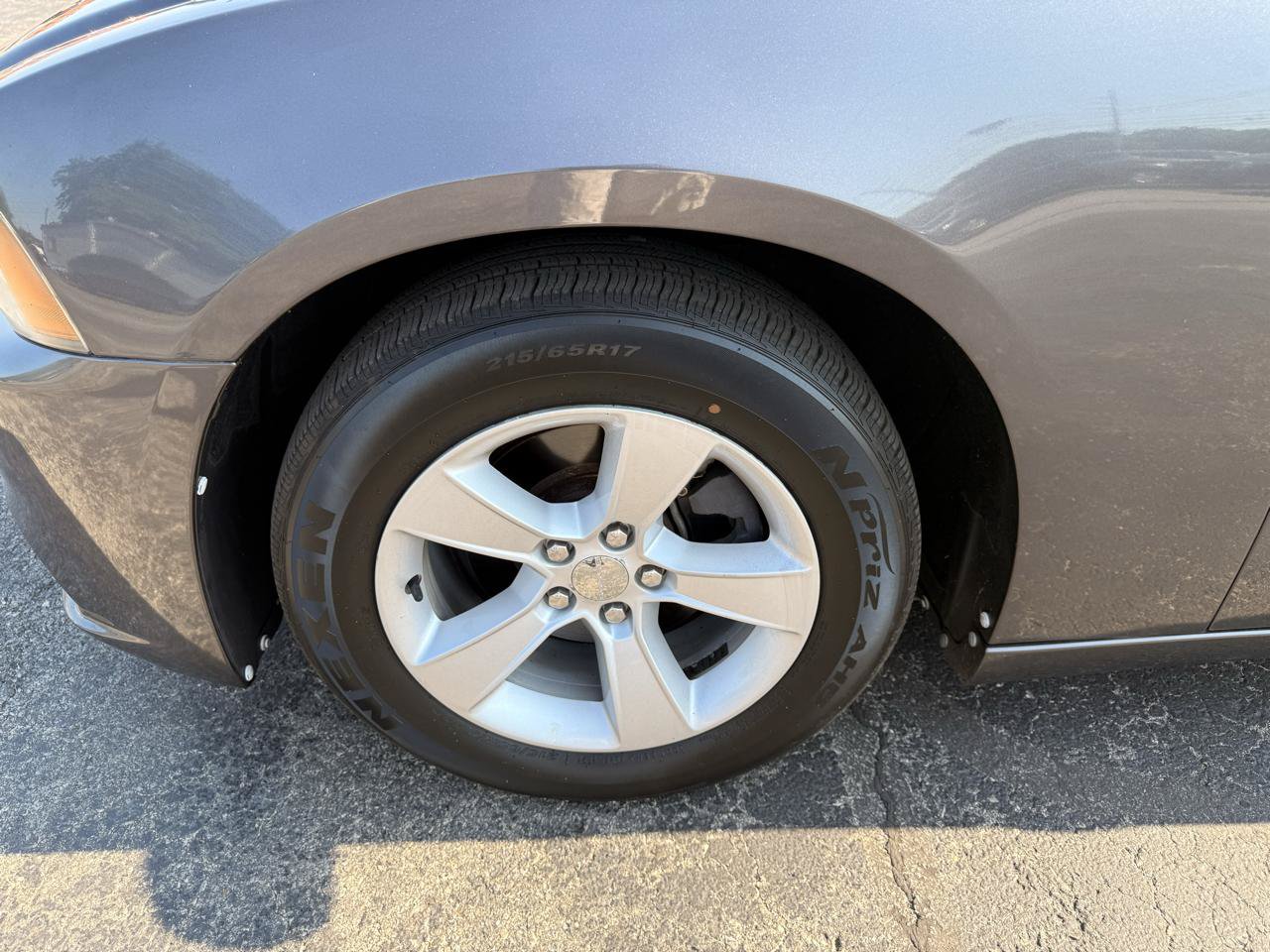 Used 2014 Dodge Charger SE RWD image 5