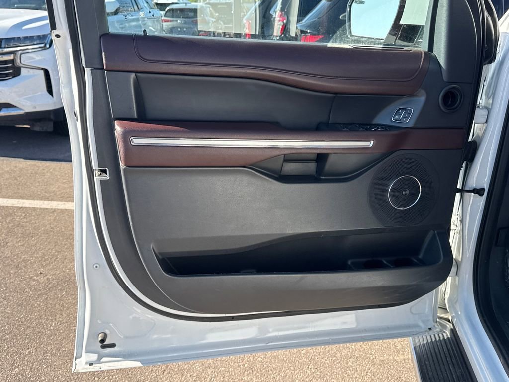 Used 2023 Ford Expedition Limited AWD/4WD image 27