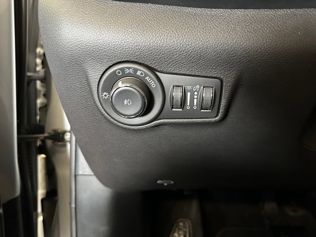 Used 2024 Jeep Compass Limited AWD/4WD image 19