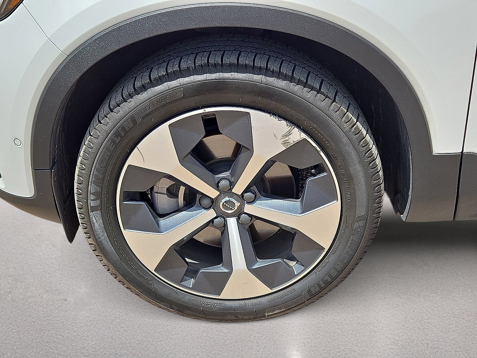 Used 2023 Volvo XC40 B5 Plus w/ Driver Assist Package AWD/4WD image 11
