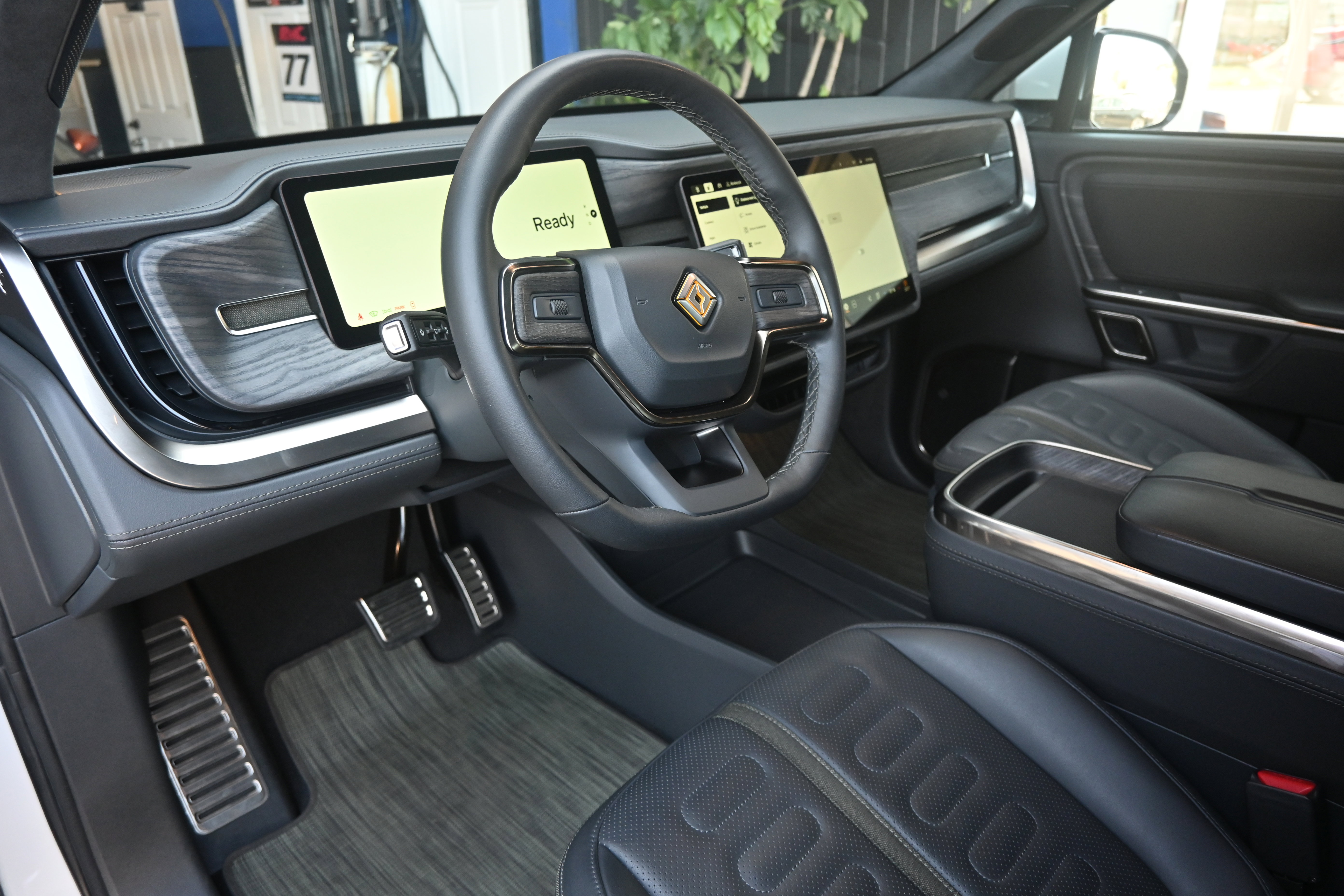 Used 2023 Rivian R1T Adventure image 34