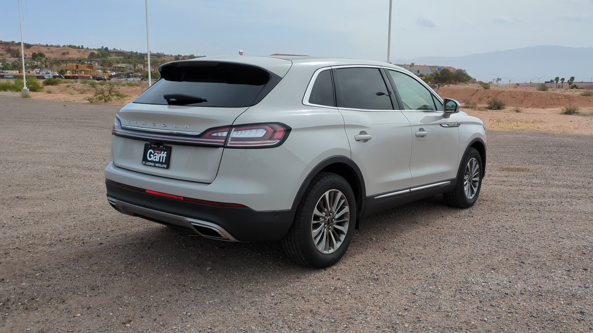 Used 2022 Lincoln Nautilus Reserve FWD image 3