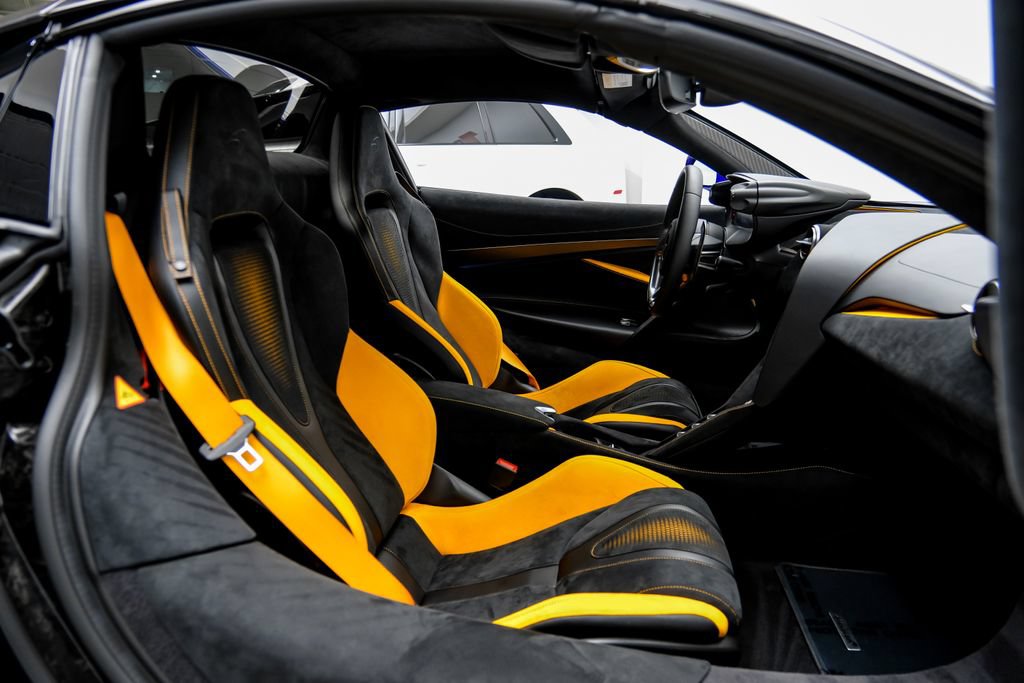Used 2026 McLaren 750S Spider RWD image 43