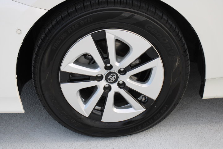 Used 2018 Toyota Prius Prime Advanced image 9