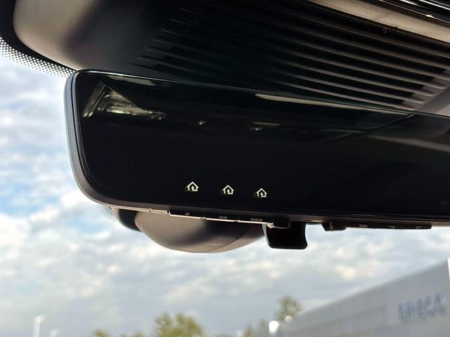 Used 2025 Land Rover Range Rover Sport SE image 32