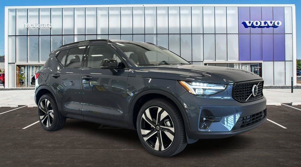 New 2026 Volvo XC40 B5 Ultra w/ Protection Package Premier
