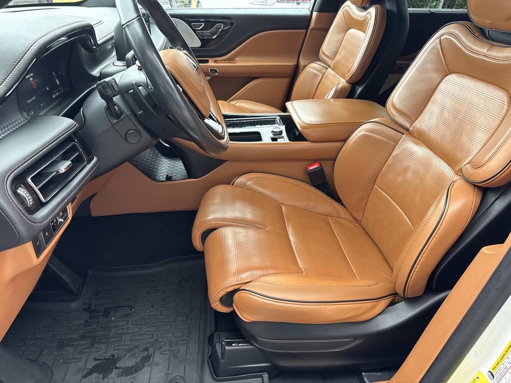 Used 2022 Lincoln Aviator Black Label w/ Dynamic Handling Package image 9