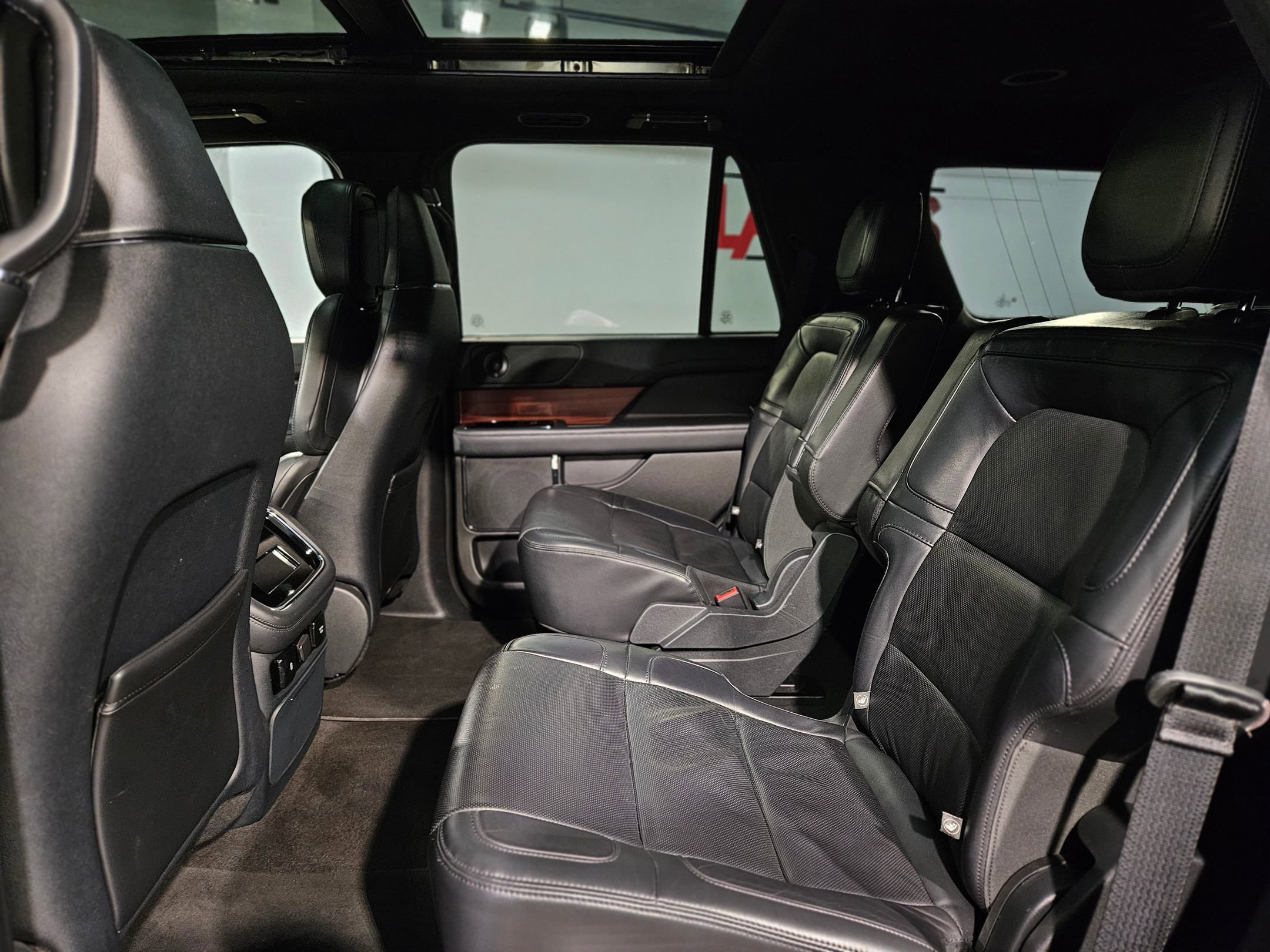 Used 2024 Lincoln Navigator Reserve image 36