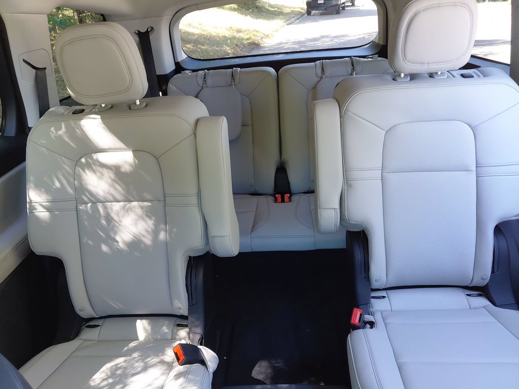 New 2026 Lincoln Aviator AWD image 47