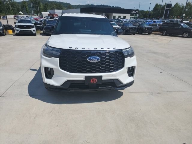 Certified 2025 Ford Explorer ST-Line AWD/4WD video 3