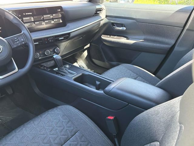Certified 2025 Nissan Kicks SV image 29