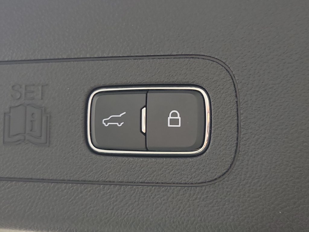 Certified 2024 Lincoln Aviator 2WD w/ Premium Package image 8