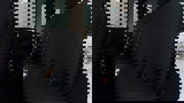 Used 2025 Jeep Wrangler Sahara image 18