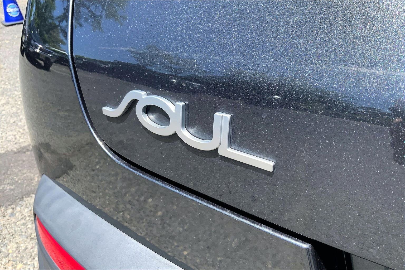 Used 2022 Kia Soul S FWD image 10