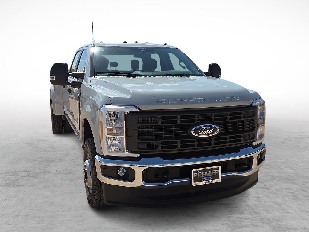 New 2026 Ford F350 XL w/ XL Chrome Package AWD/4WD image 2