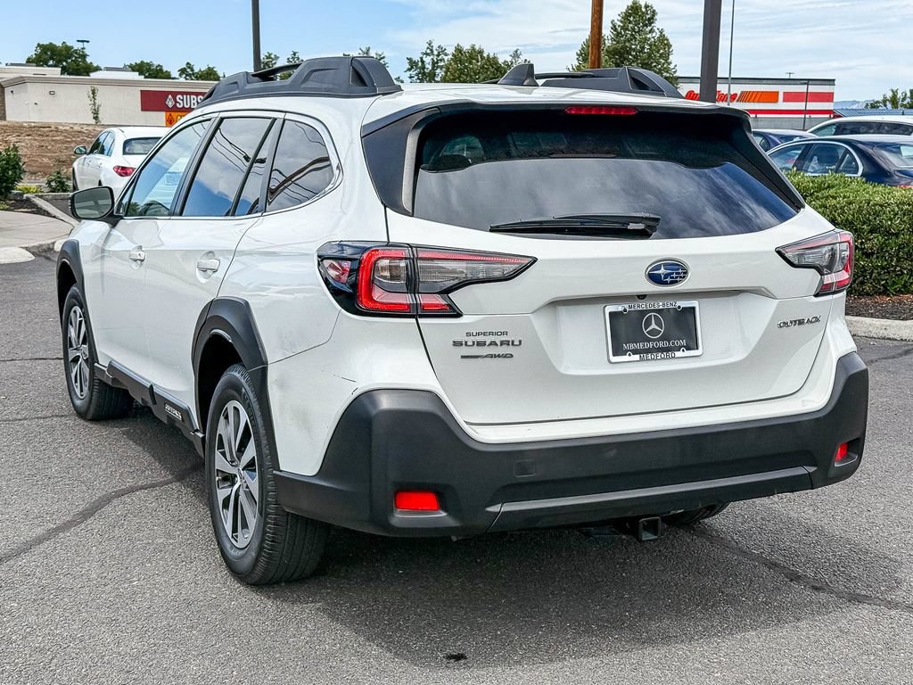 Used 2024 Subaru Outback Premium AWD/4WD image 8