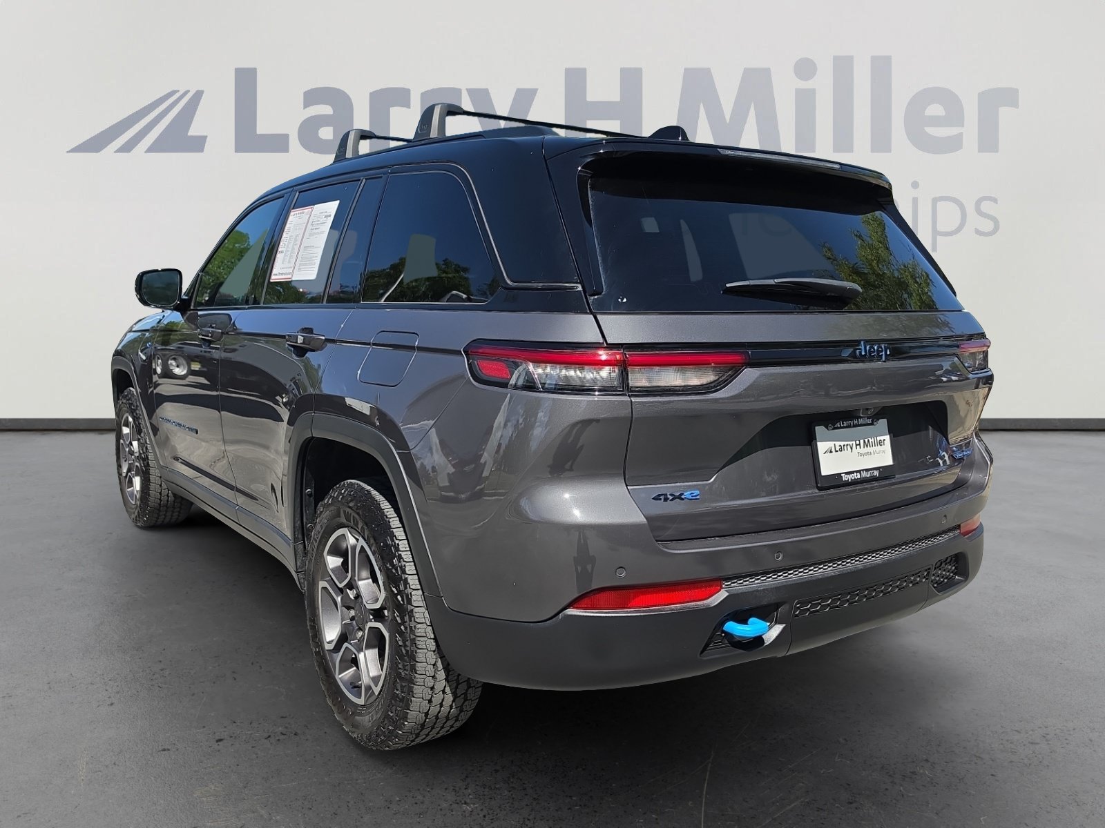 Used 2024 Jeep Grand Cherokee Trailhawk AWD/4WD image 3