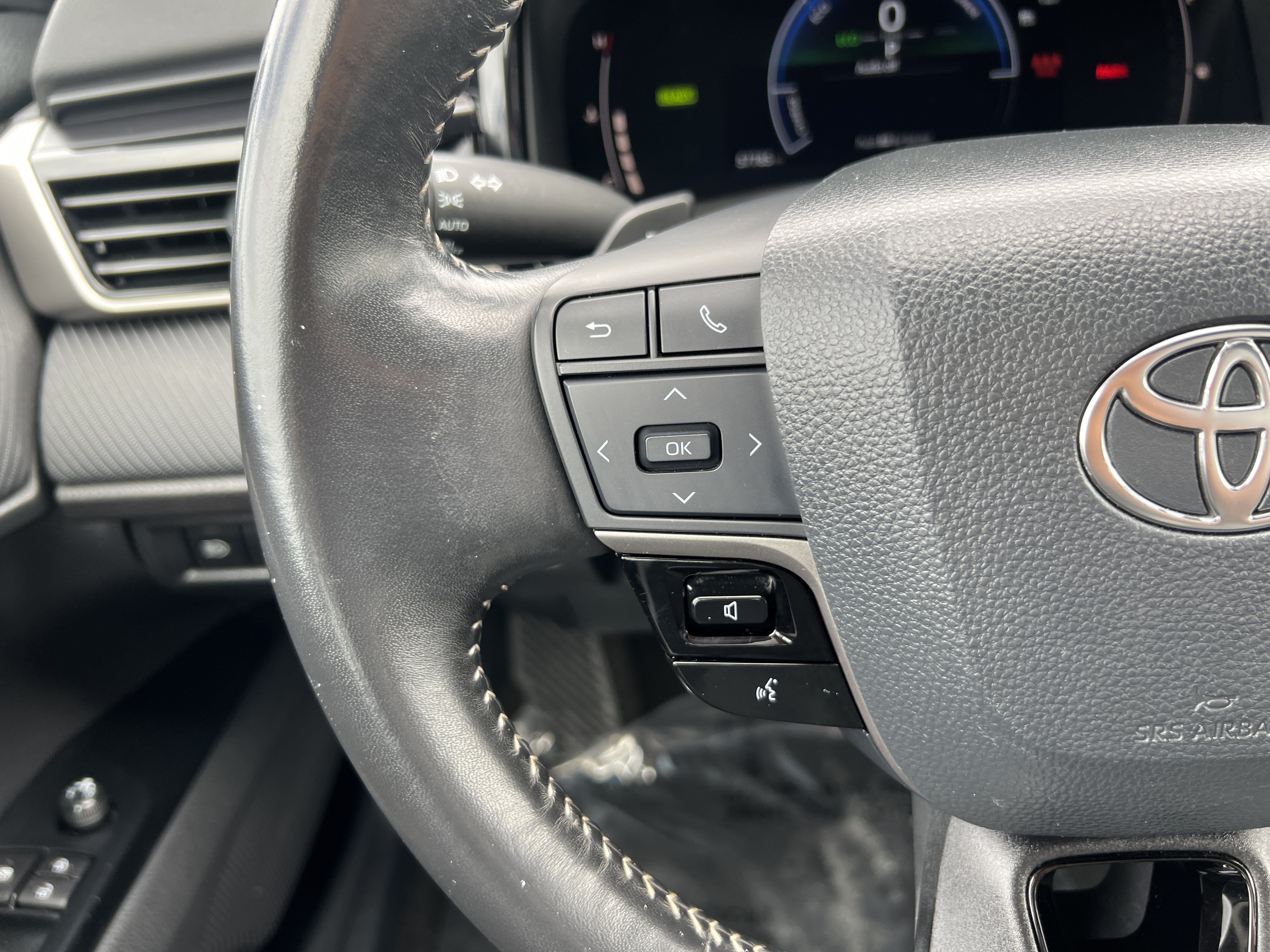 Used 2025 Toyota Camry SE FWD image 26