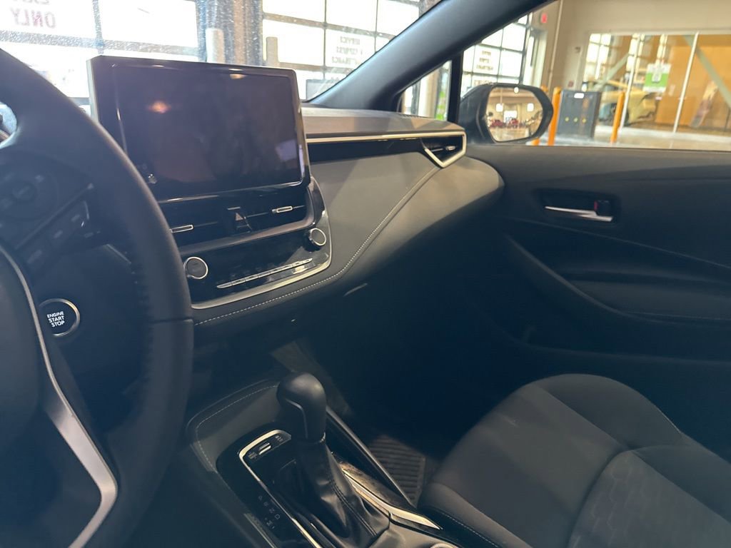 Used 2025 Toyota Corolla SE image 13