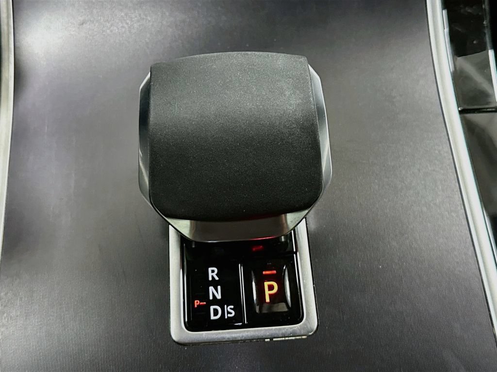 Used 2026 Land Rover Range Rover Velar Dynamic SE AWD/4WD image 18