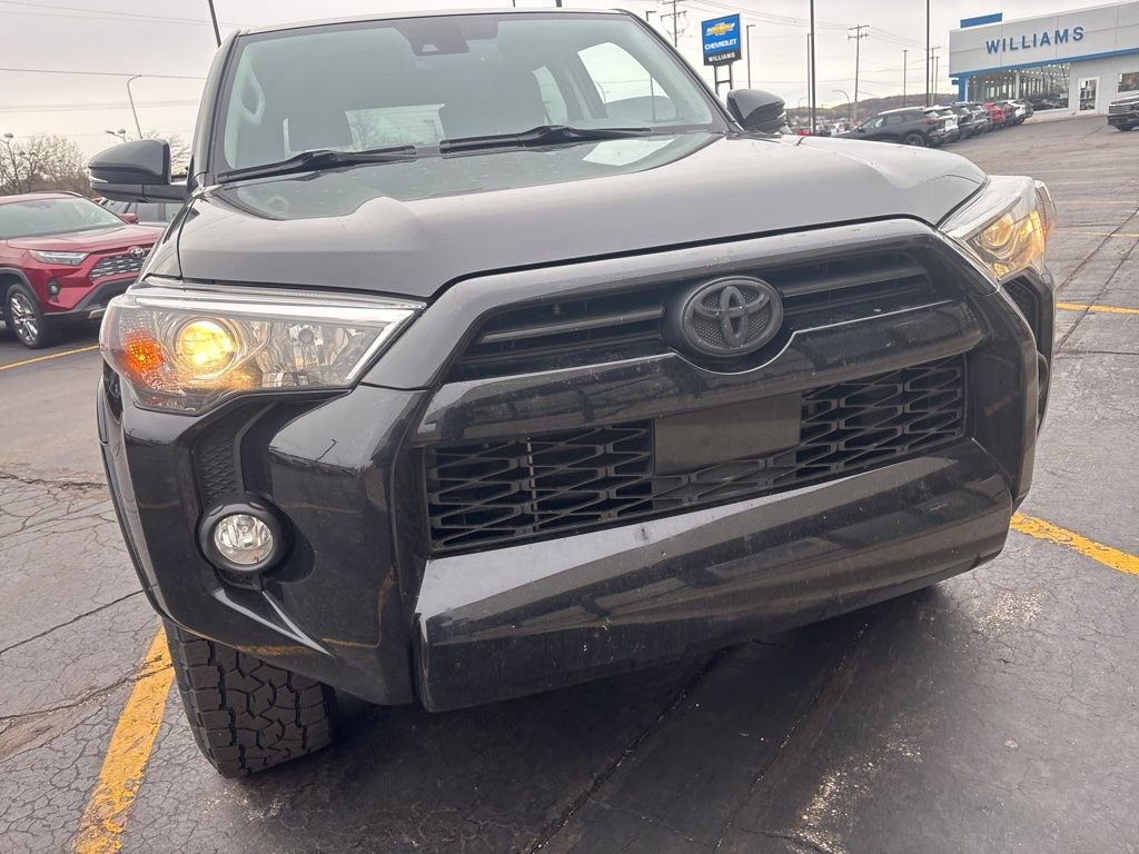Used 2020 Toyota 4Runner SR5 Premium w/ Moonroof Package AWD/4WD image 9
