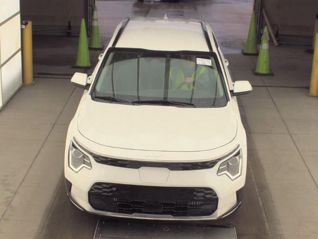 Used 2023 Kia Niro Wind w/ Wind Preserve Package FWD image 2