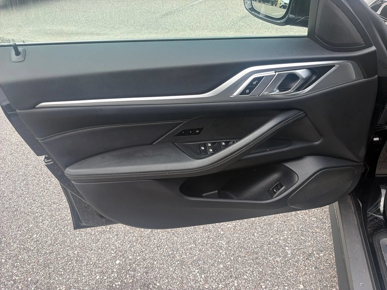 Used 2023 BMW i4 eDrive35 RWD image 15