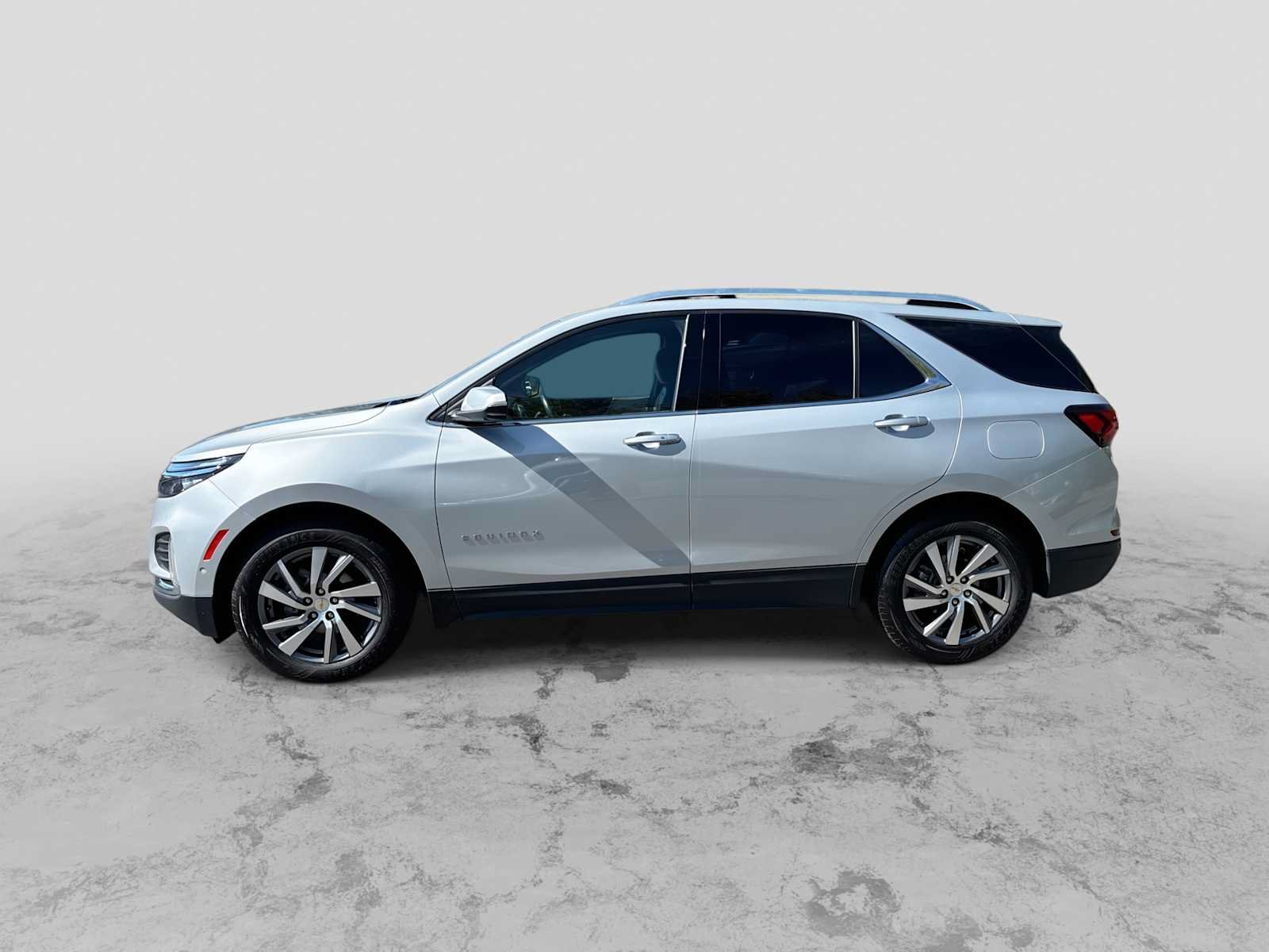 Used 2022 Chevrolet Equinox Premier AWD/4WD image 5