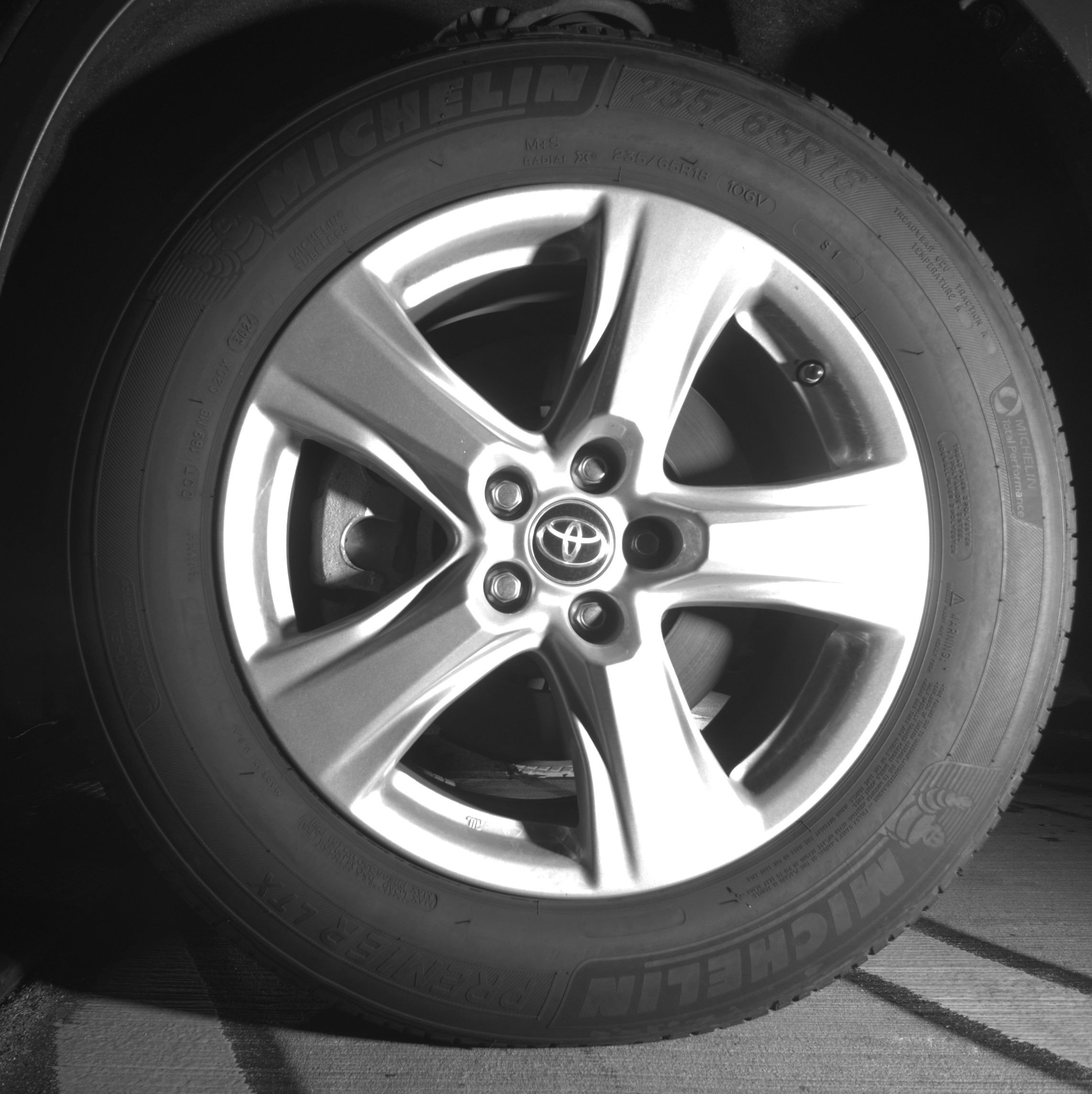 Used 2025 Toyota Highlander LE image 12