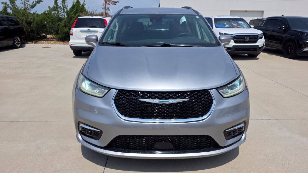 Used 2021 Chrysler Pacifica Touring-L FWD image 8