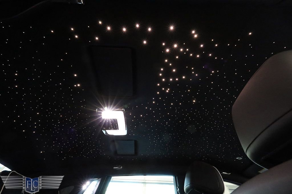 Used 2022 Rolls-Royce Phantom Sedan image 18